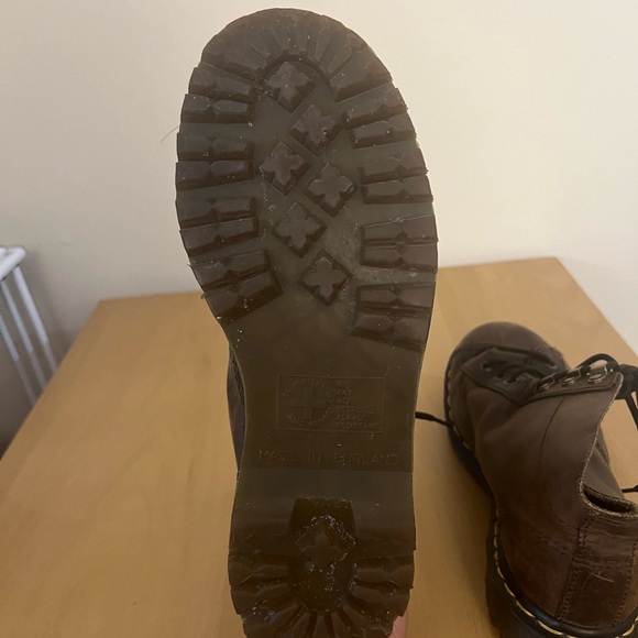 Dr. Martens Leather Boot Size 7 - Picture 2 of 6